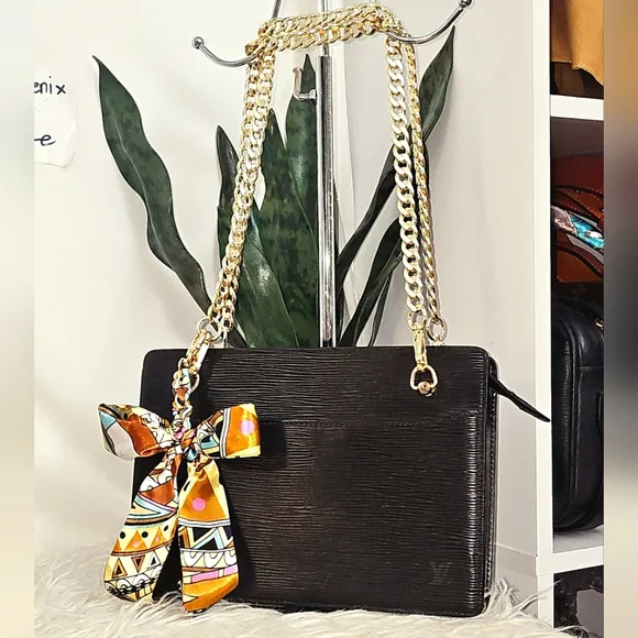 Authentic Louis Vuitton Epi - Picture 17 of 17